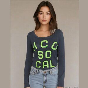 Vintage Navy Hollister Long Sleeved Shirt Size Medium